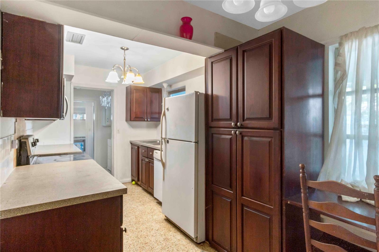 2695 S EAST AVE — photo 9