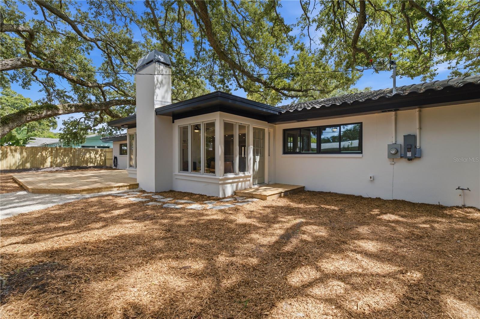 2218 HENNESEN DR — photo 26