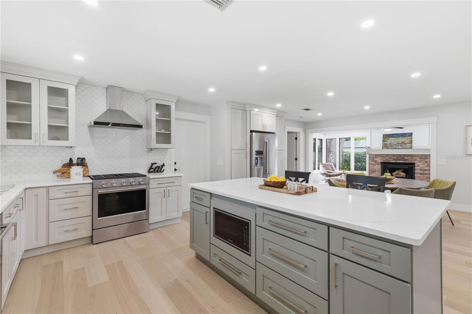2218 HENNESEN DR — photo 5
