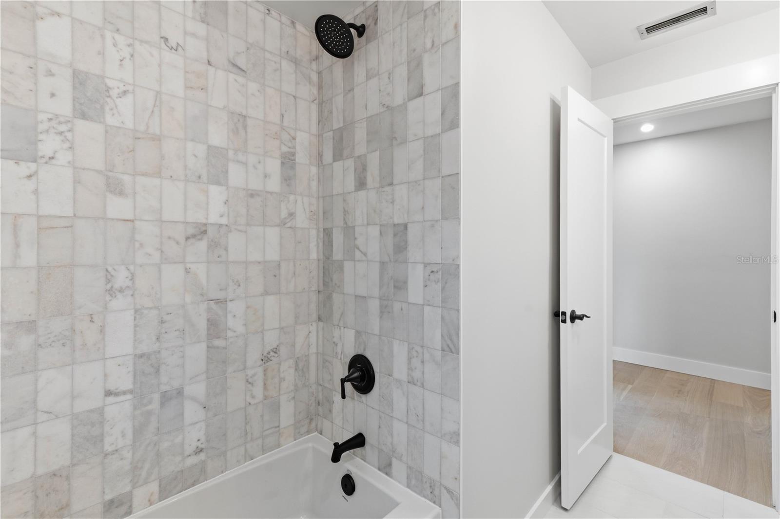 2218 HENNESEN DR — photo 18
