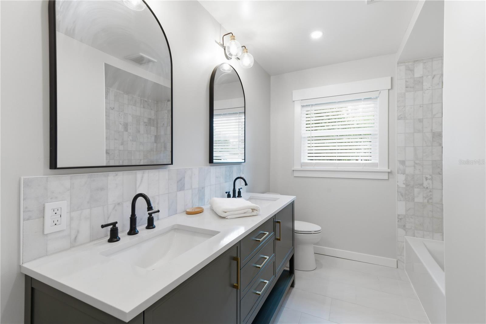 2218 HENNESEN DR — photo 17