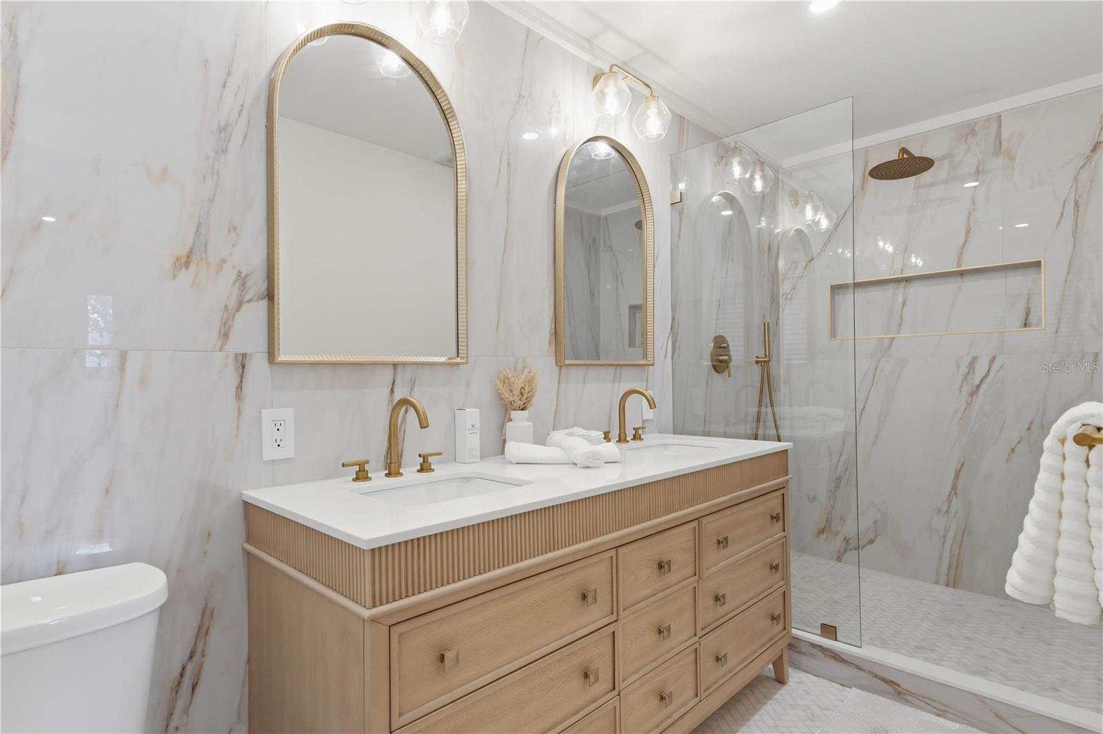 2218 HENNESEN DR — photo 15