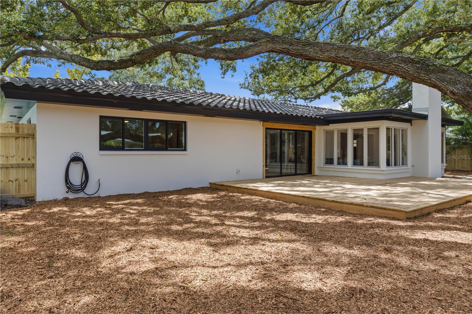 2218 HENNESEN DR — photo 27