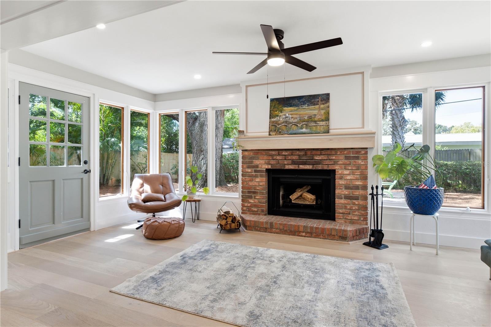2218 HENNESEN DR — photo 11