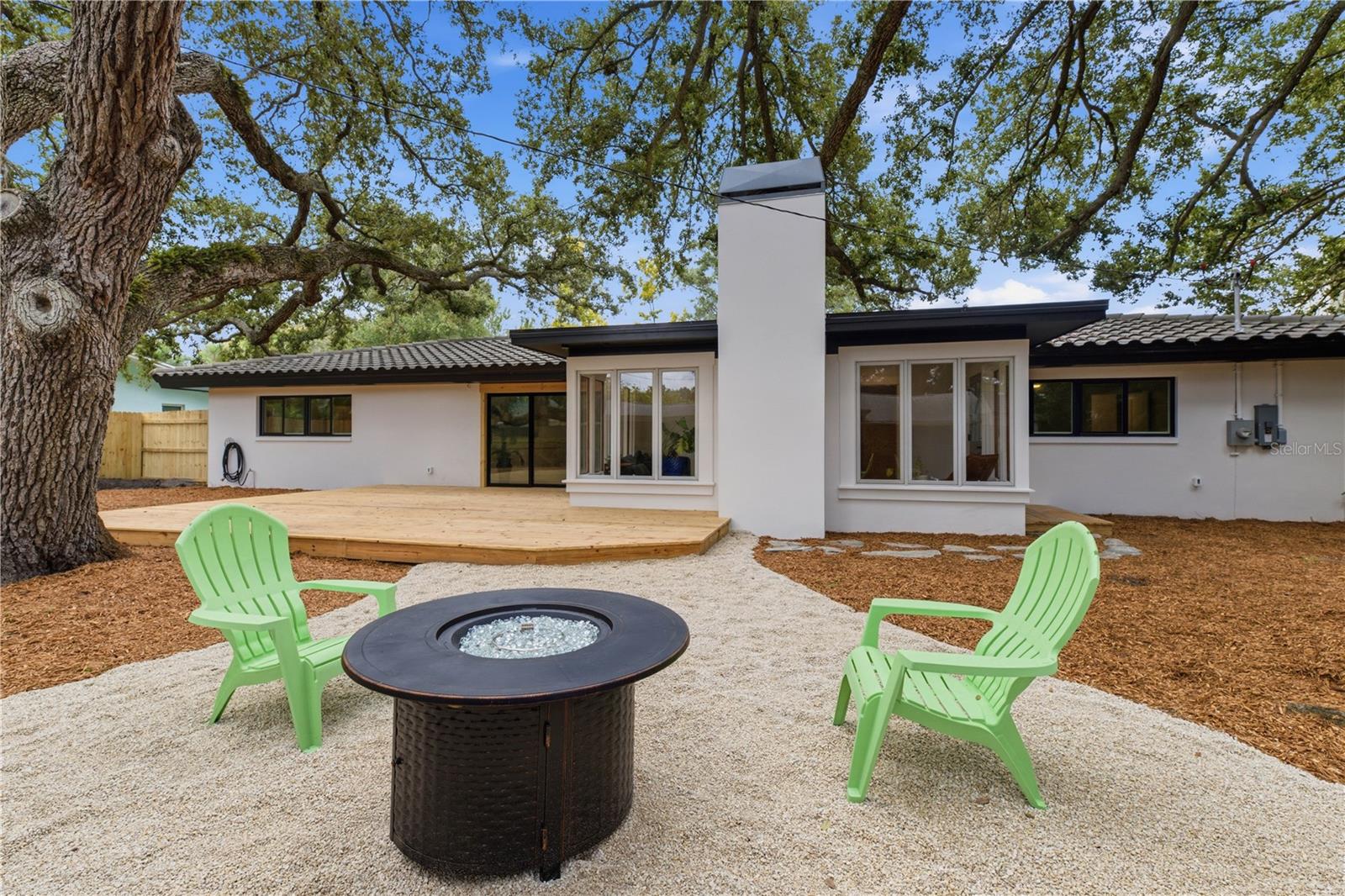 2218 HENNESEN DR — photo 30