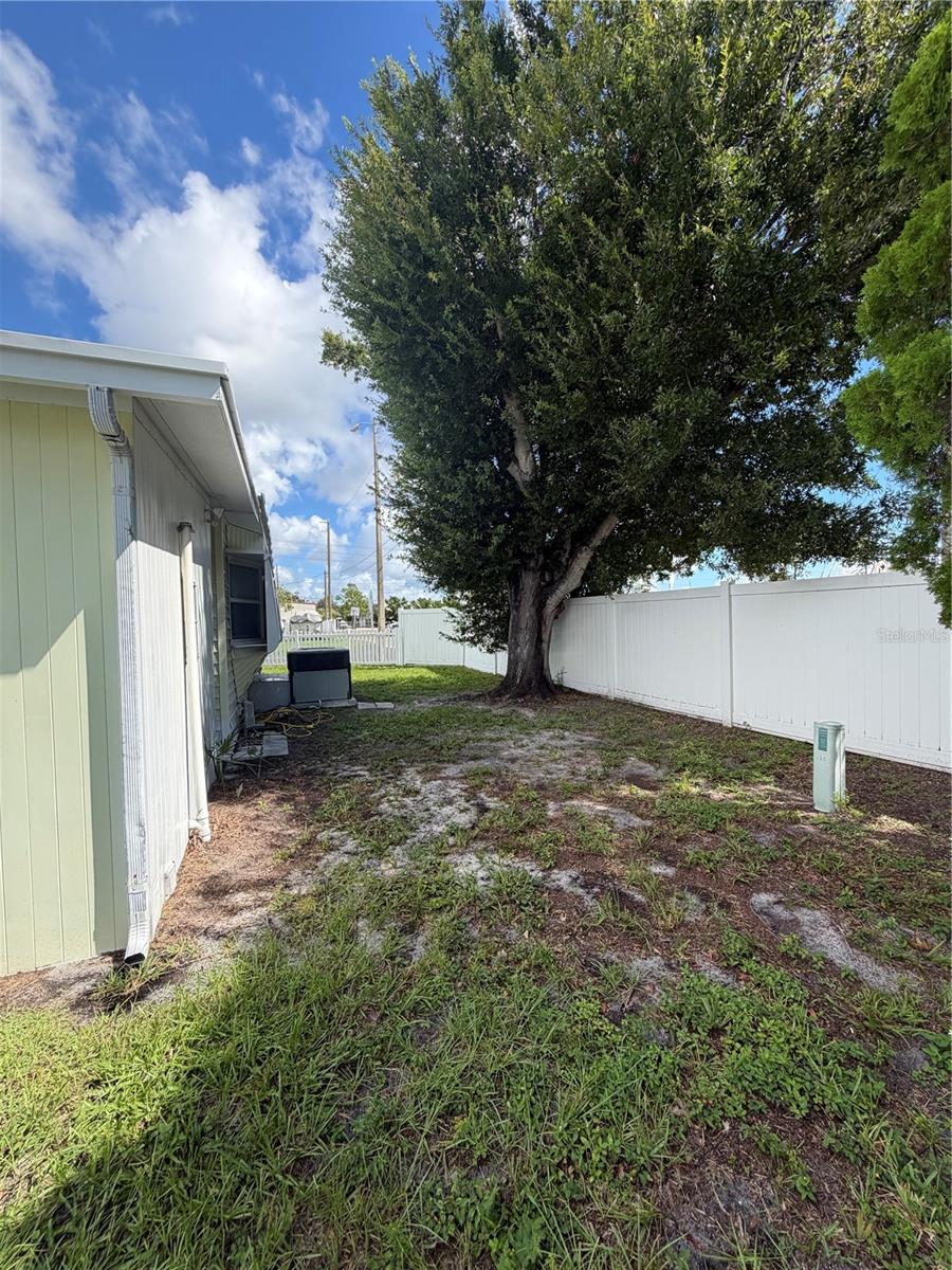 9900 ULMERTON RD #49 — photo 4