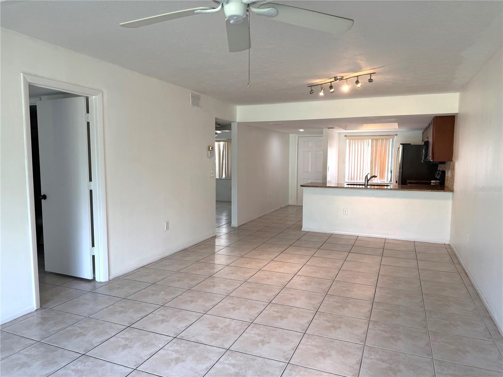7750 EAGLE CREEK DR #7750 — photo 3