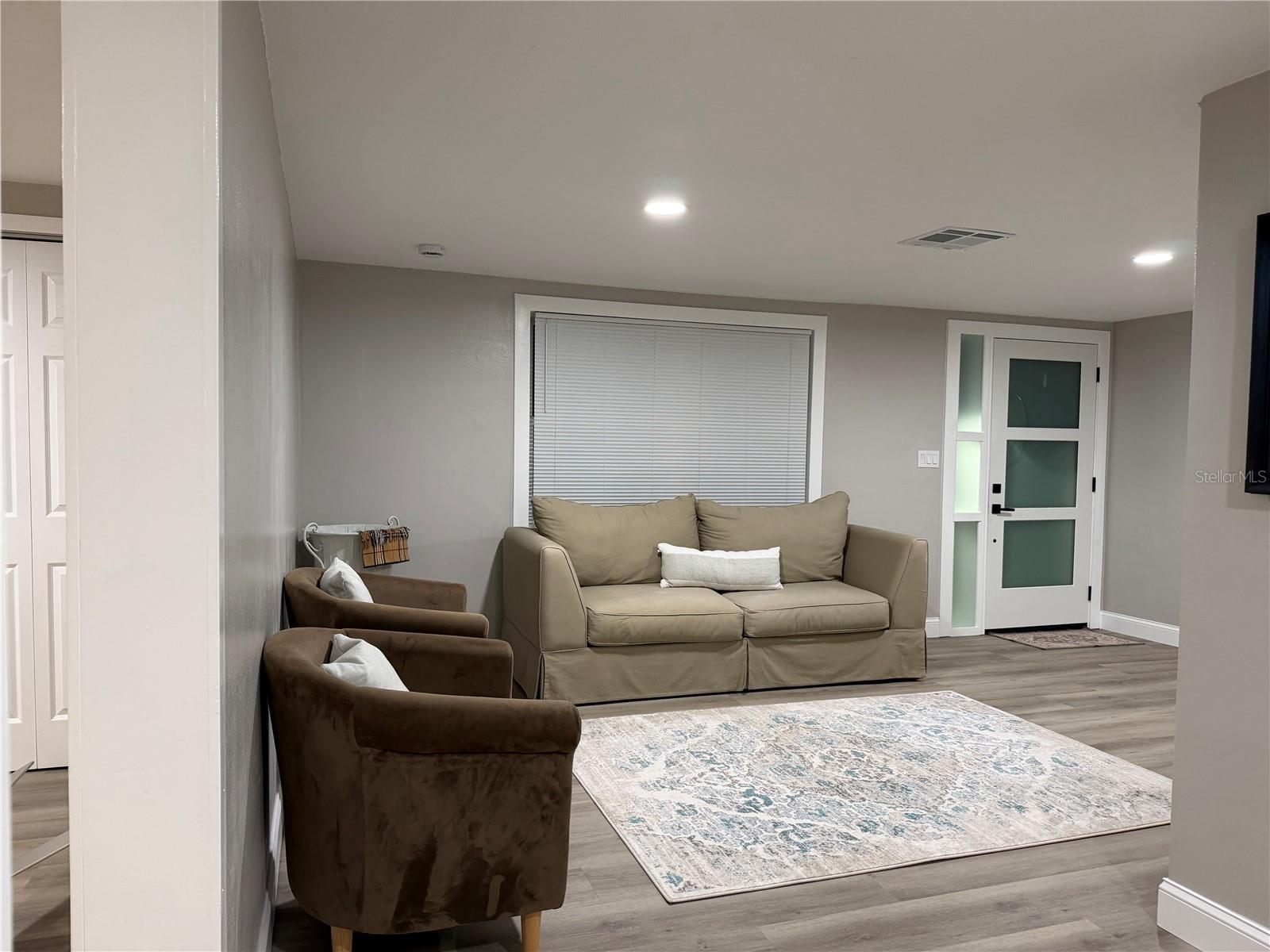 7220 FOX HOLLOW DR — photo 6
