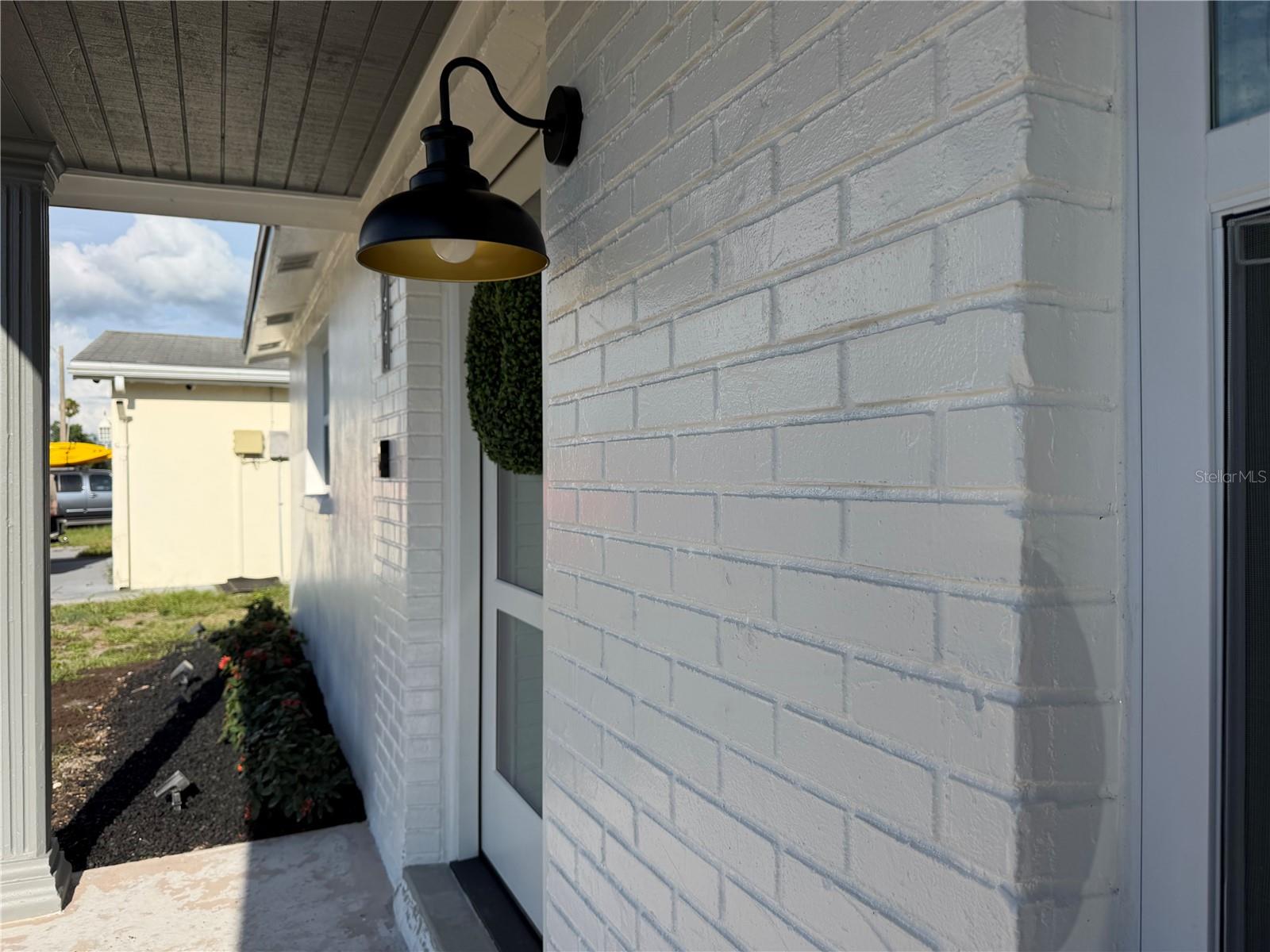 7220 FOX HOLLOW DR — photo 2