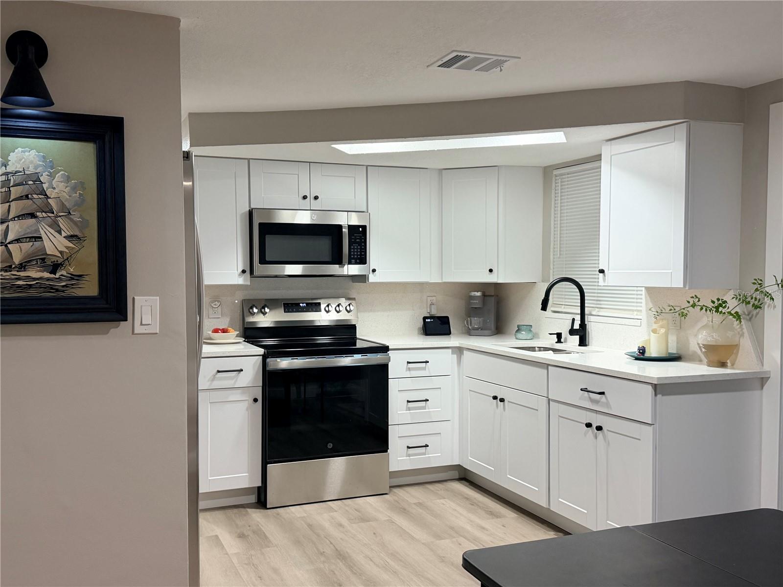 7220 FOX HOLLOW DR — photo 4