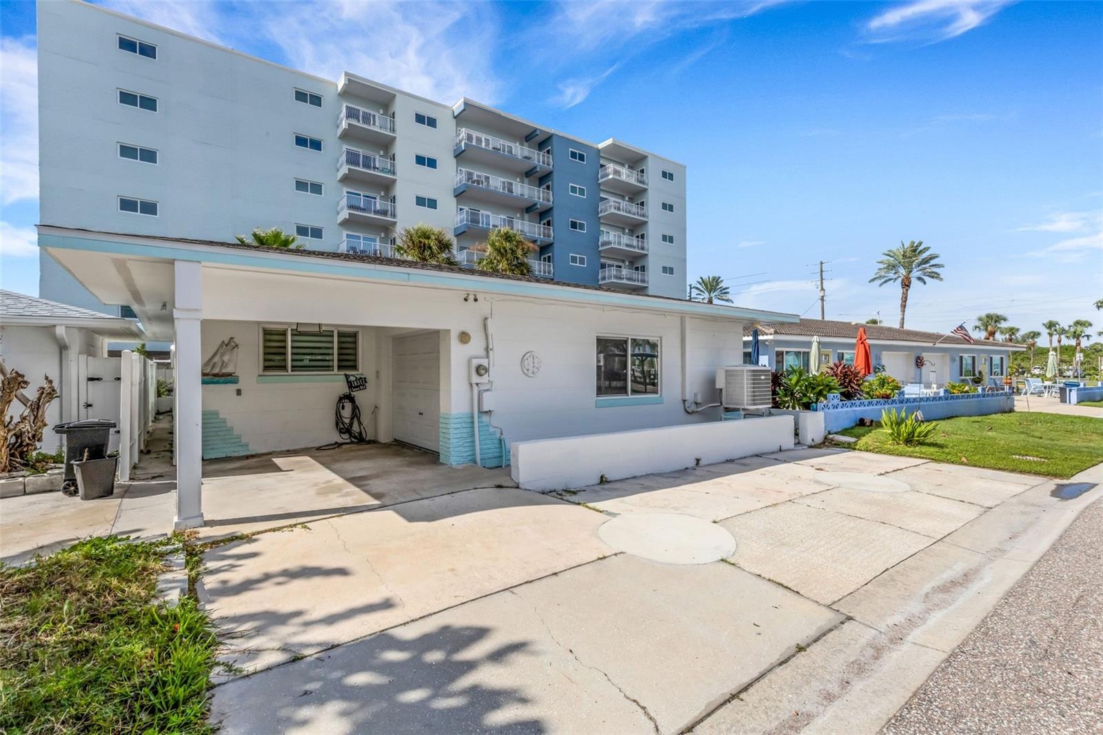 18317 SUNSET BLVD — photo 3