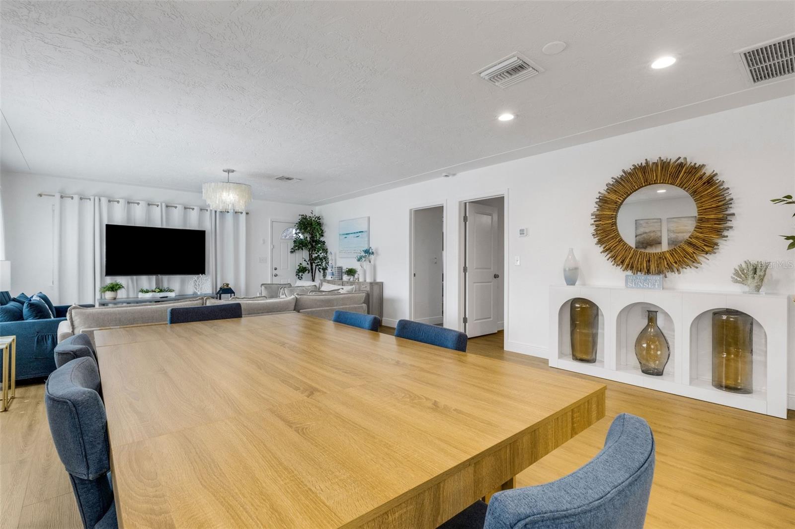 18317 SUNSET BLVD — photo 11