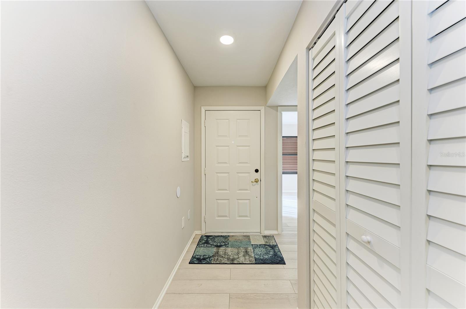 813 SPRING LAKES BLVD — photo 30