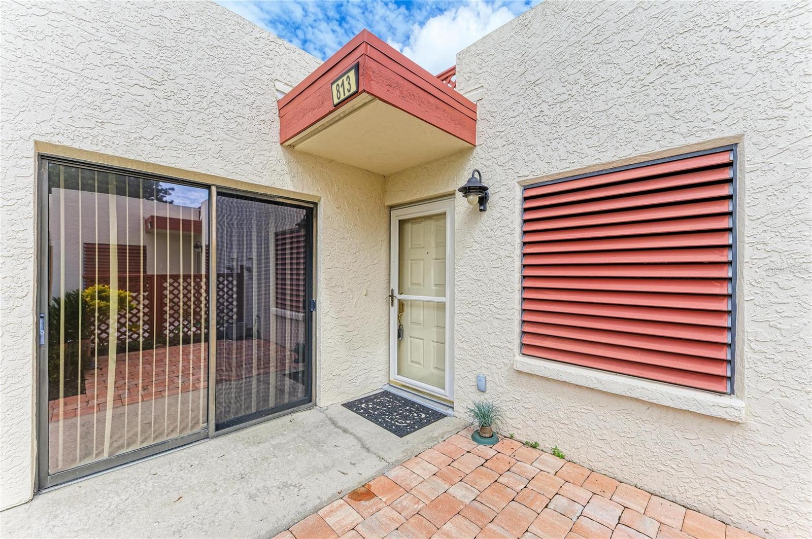 813 SPRING LAKES BLVD — photo 37