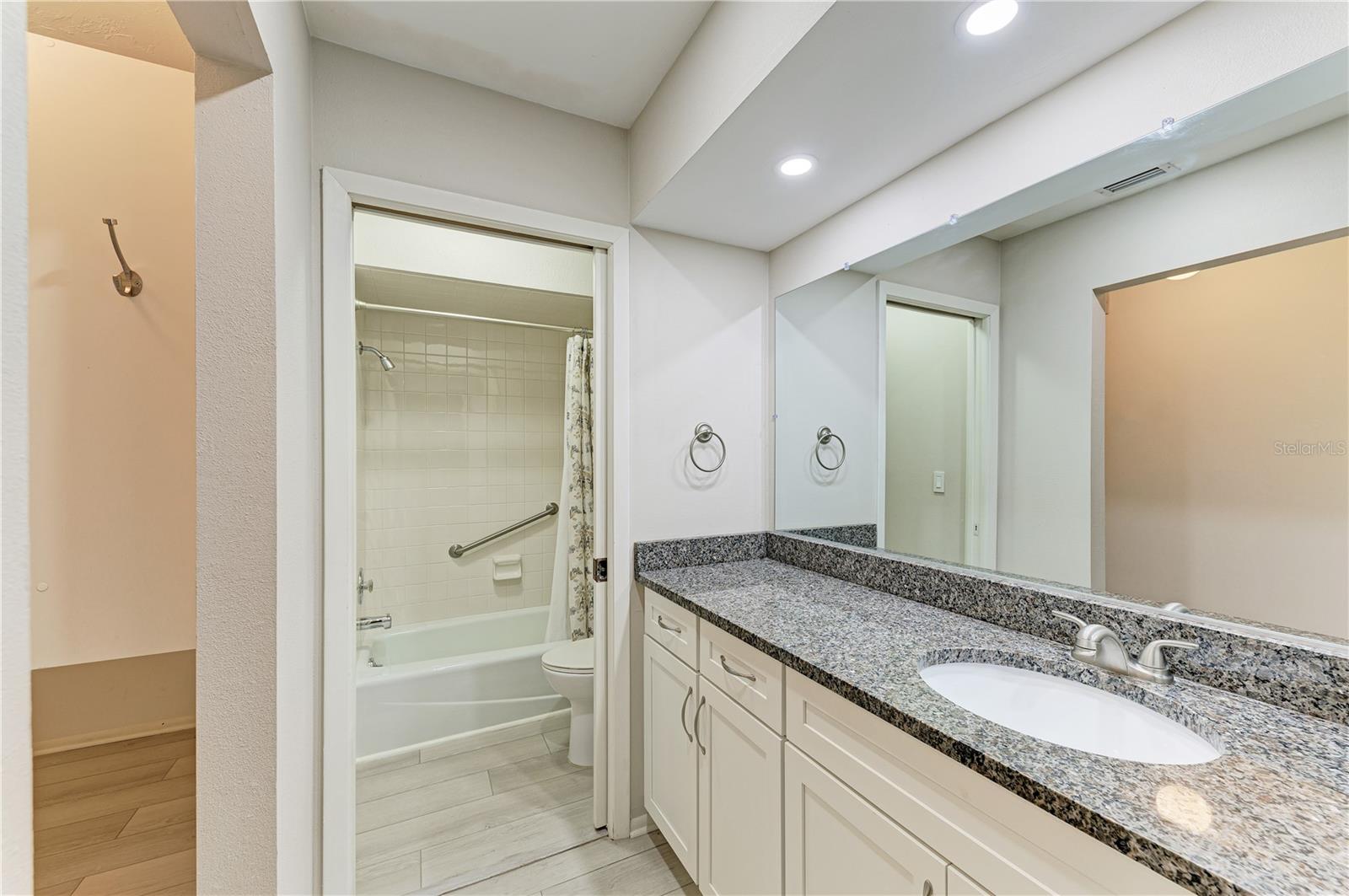 813 SPRING LAKES BLVD — photo 12