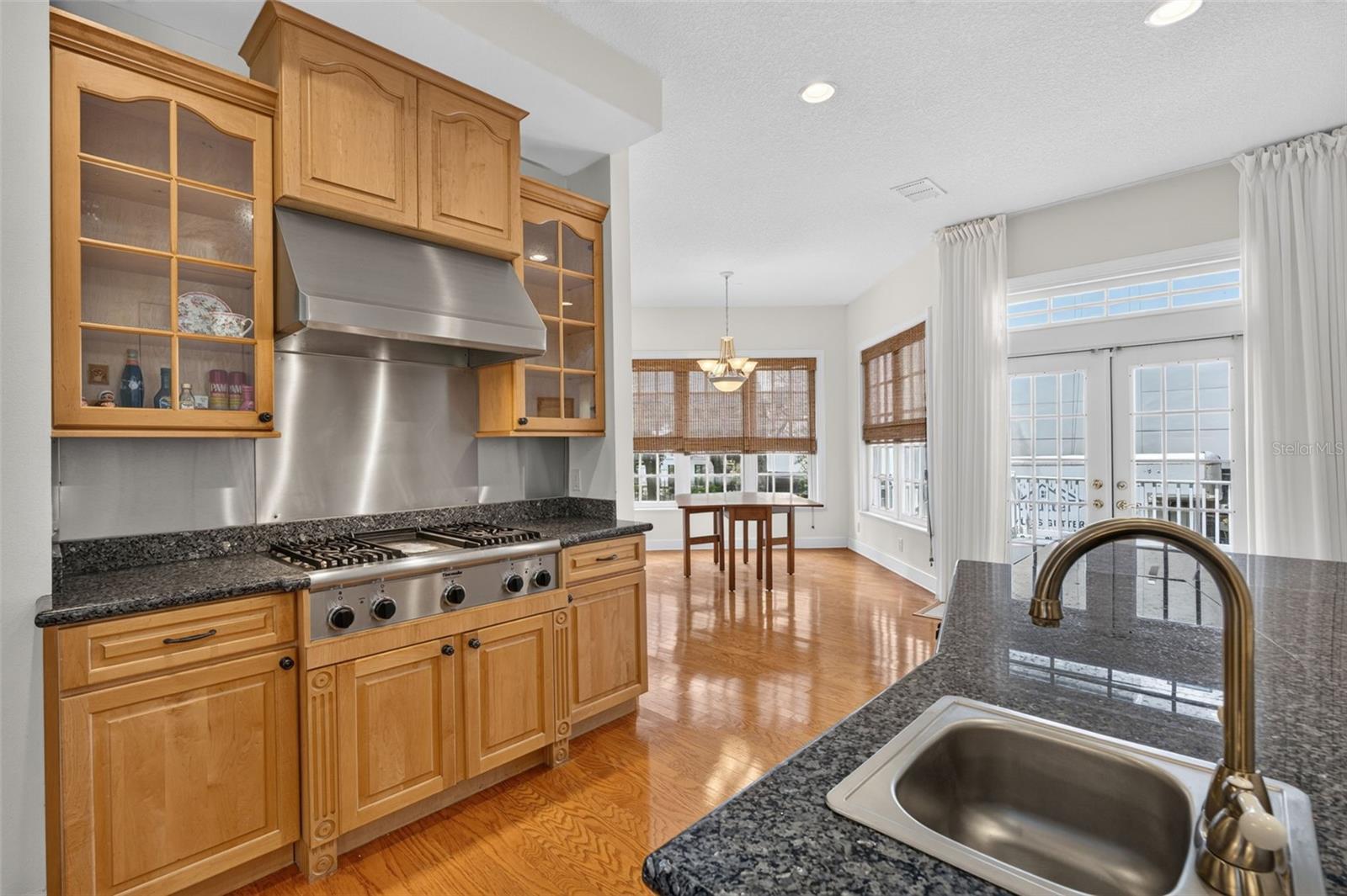 208 W ROSS AVE — photo 22