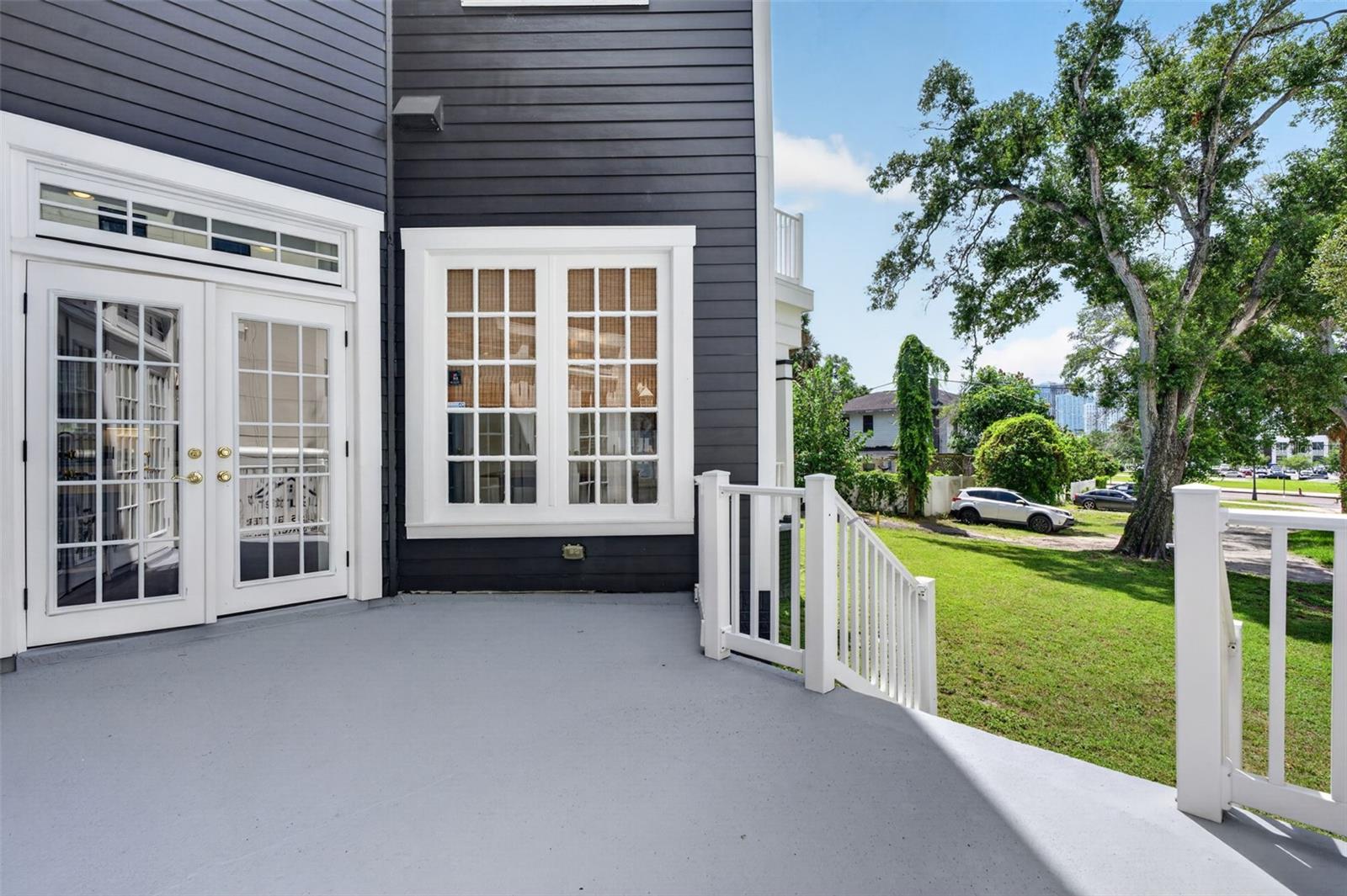 208 W ROSS AVE — photo 45