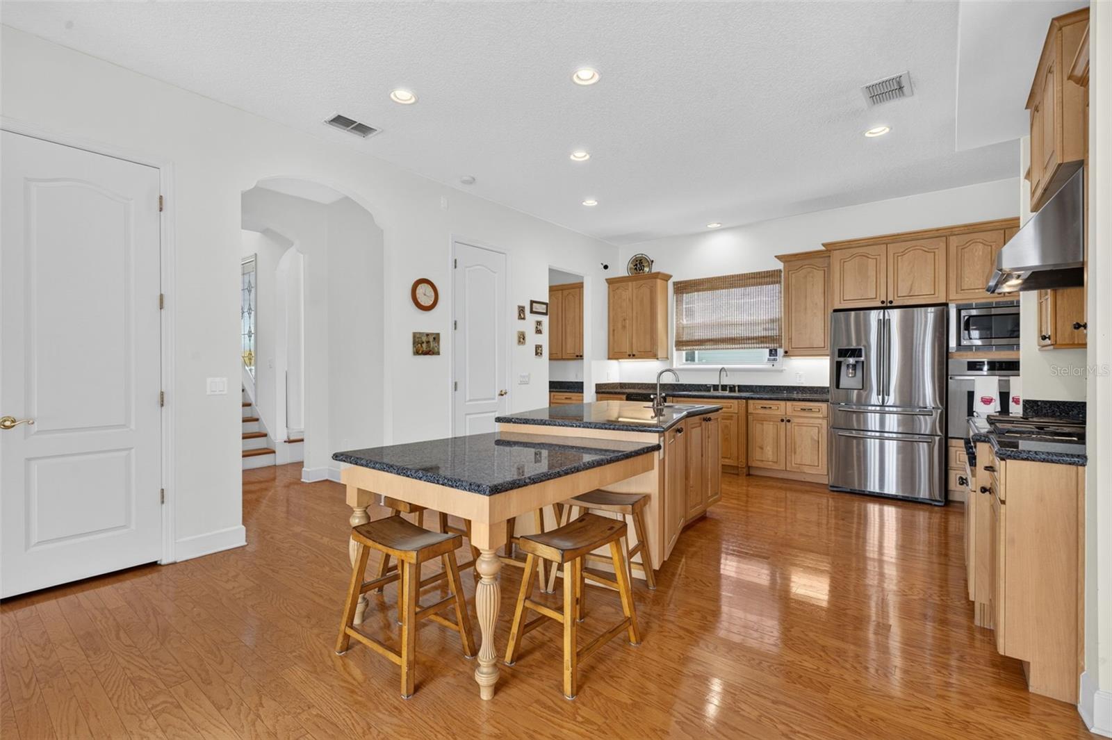 208 W ROSS AVE — photo 21