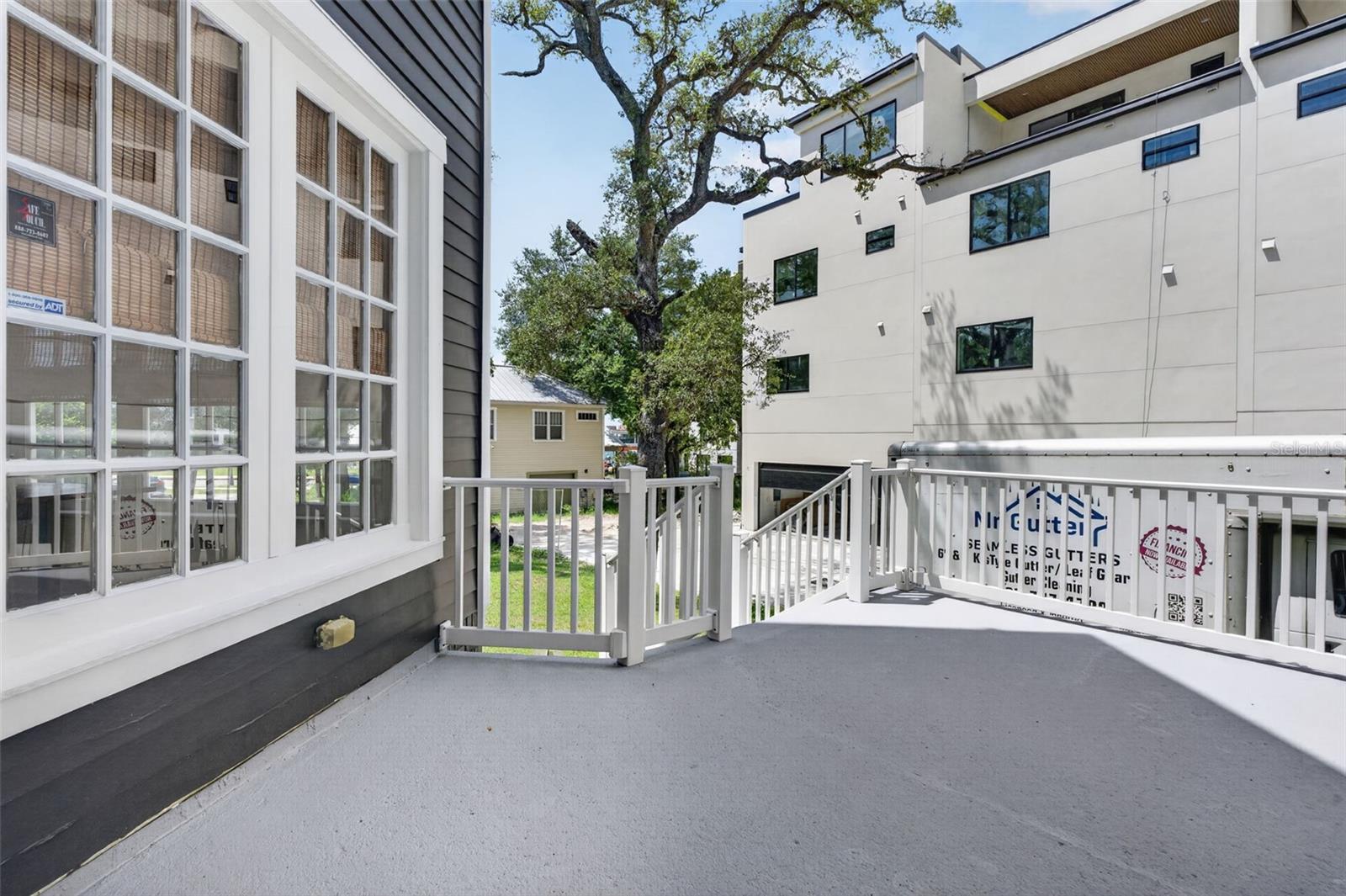 208 W ROSS AVE — photo 44