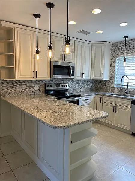 1424 CHESTERFIELD DR — photo 8
