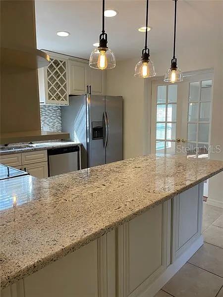 1424 CHESTERFIELD DR — photo 10