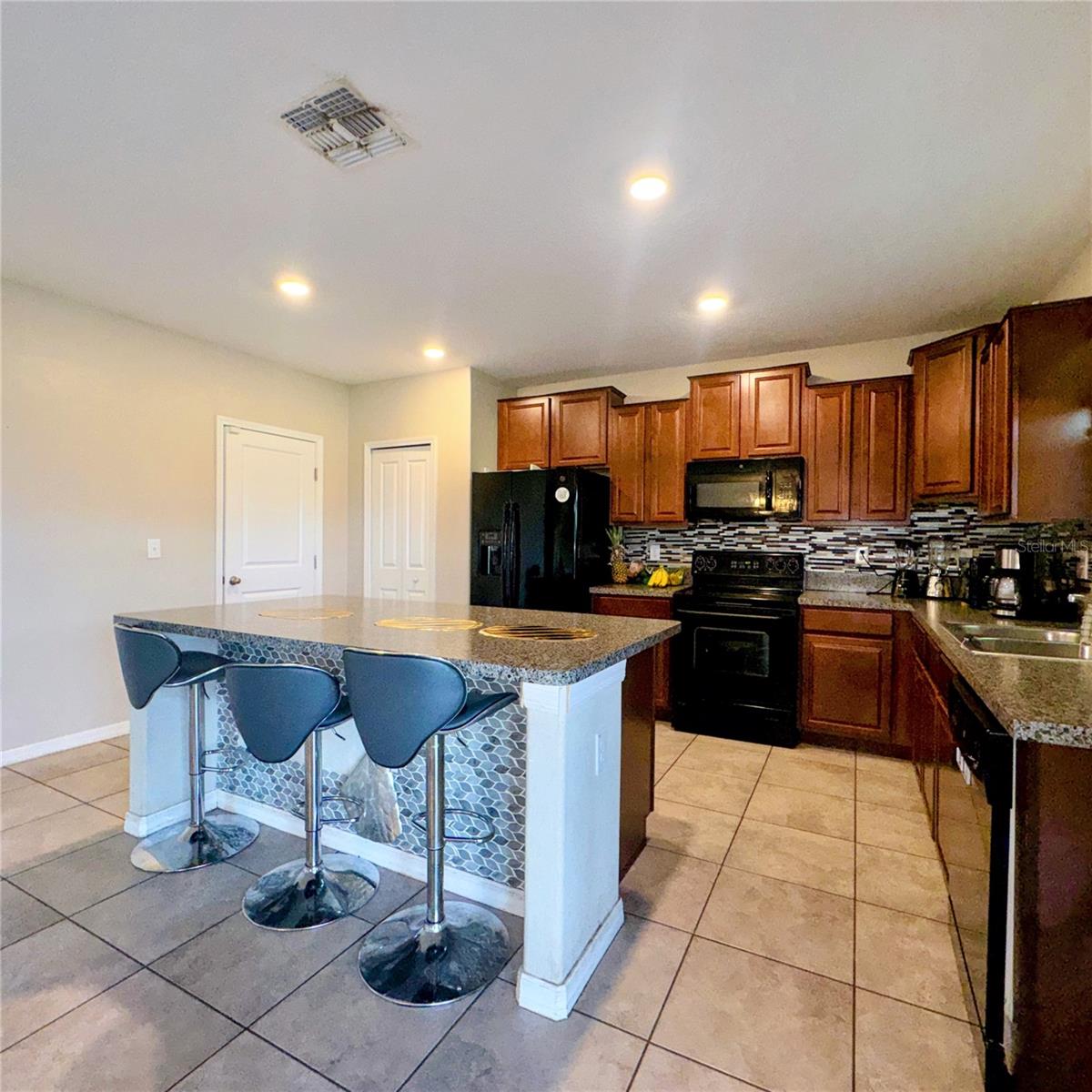 6711 TRENT CREEK DR — photo 20