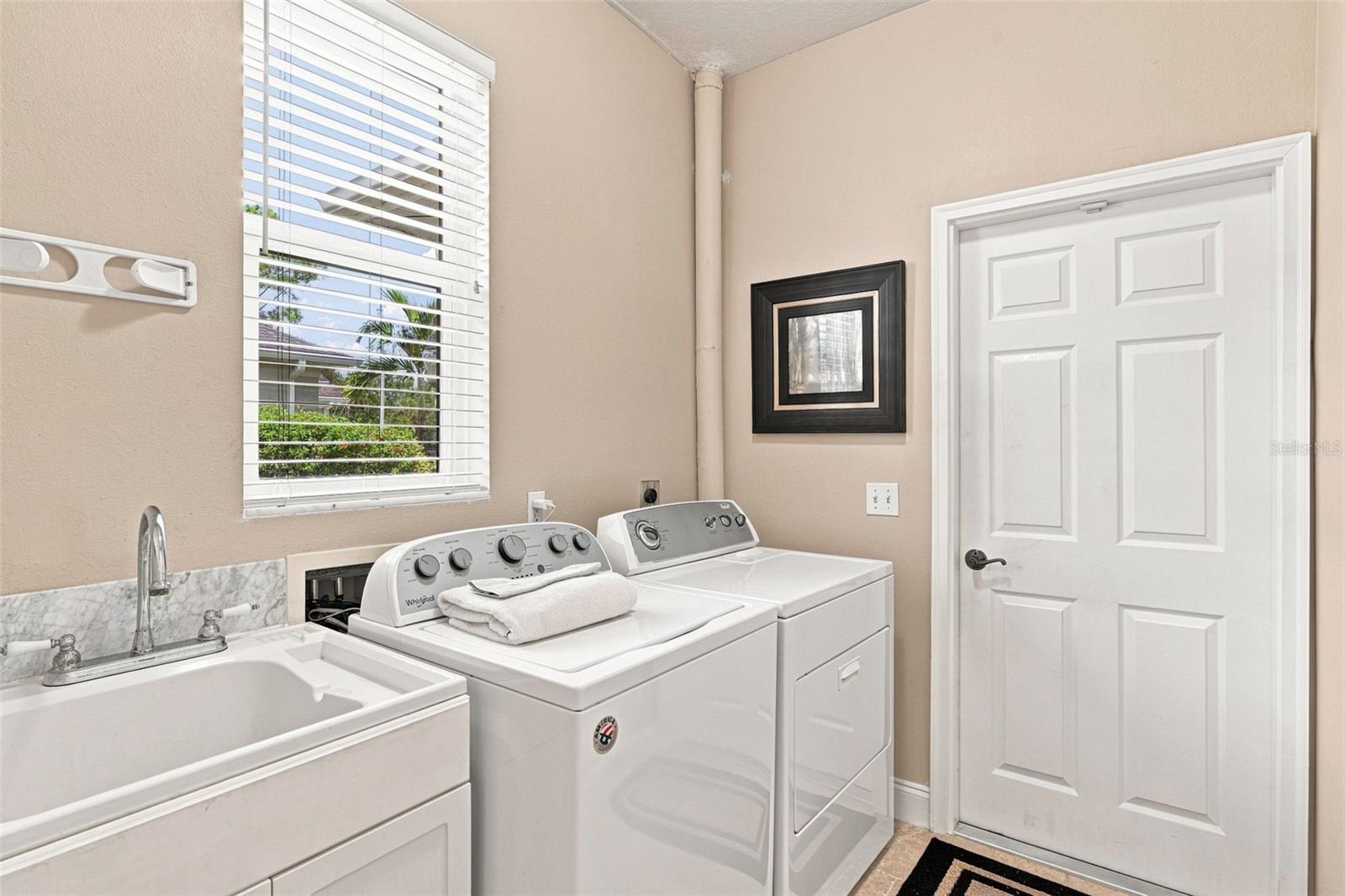4061 CINDERELLA RD — photo 33