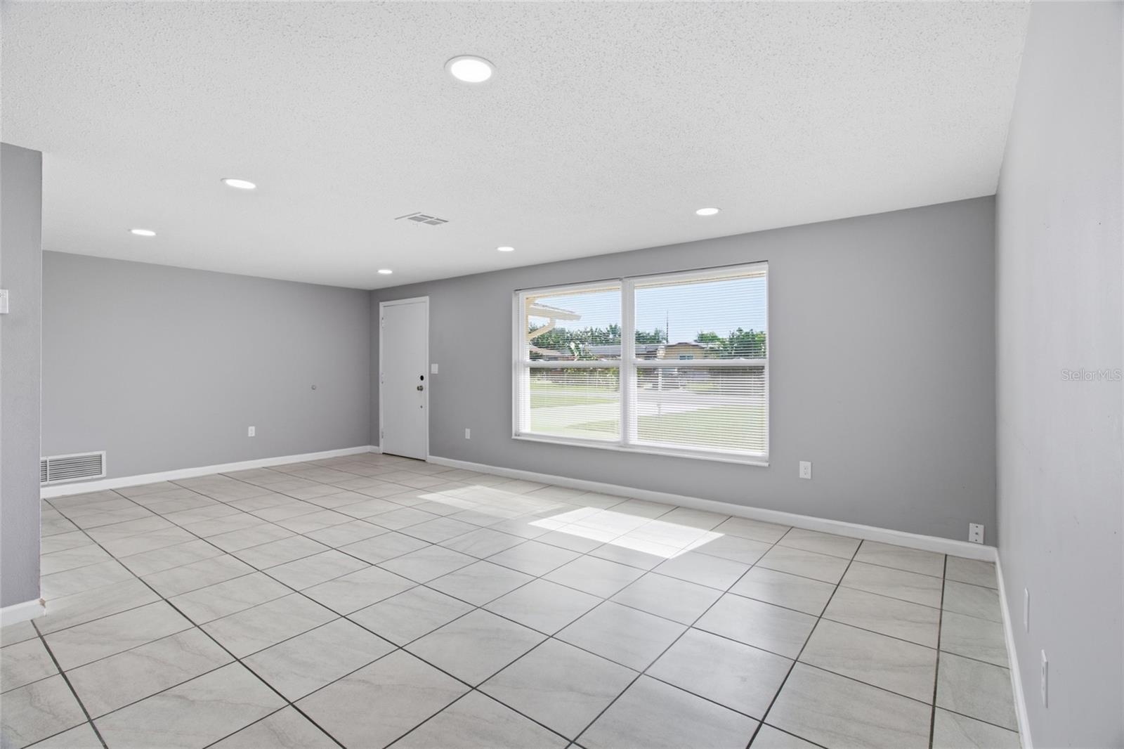 1786 COCONUT DR — photo 9