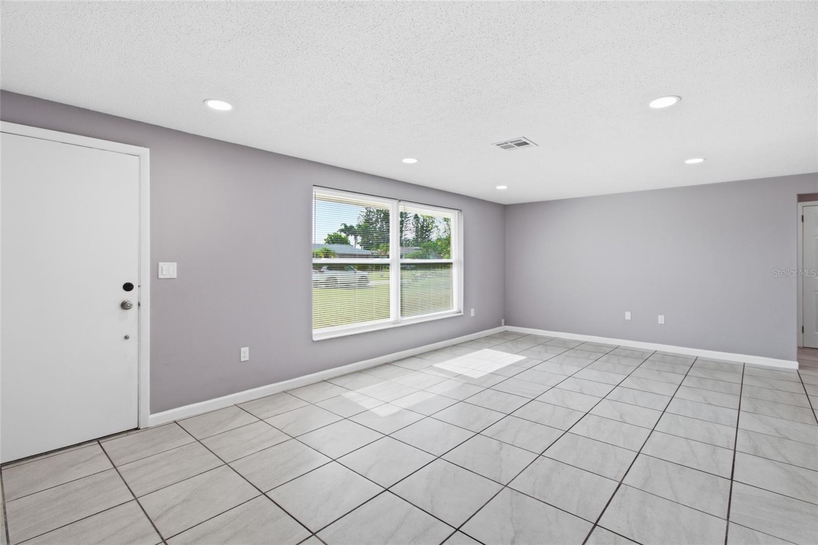 1786 COCONUT DR — photo 8