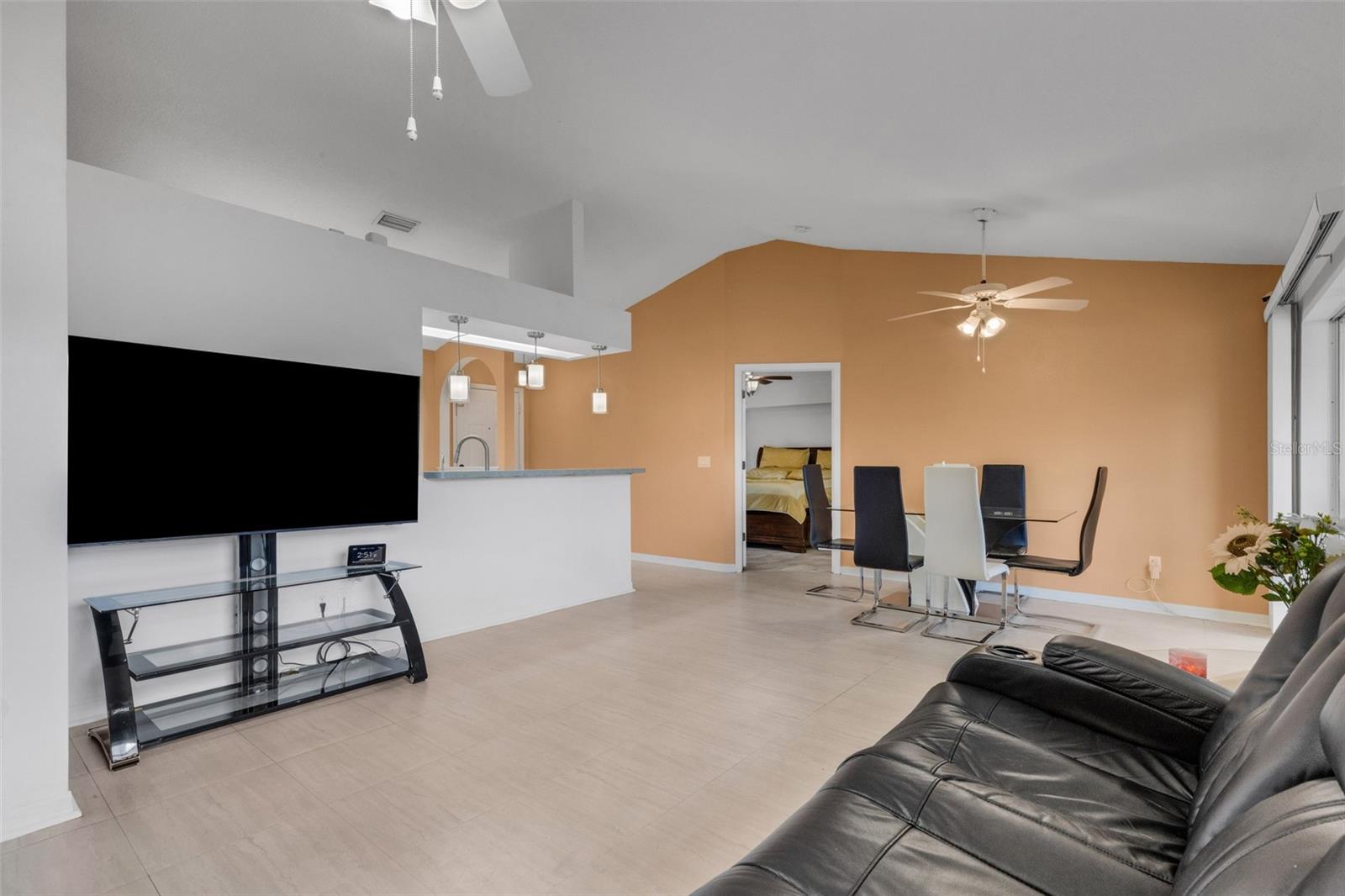 3125 ALBENGA LN — photo 12