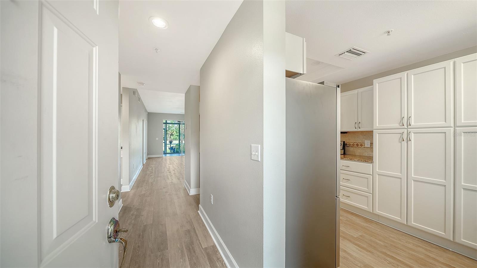 8735 OLDE HICKORY AVE #8105 — photo 3