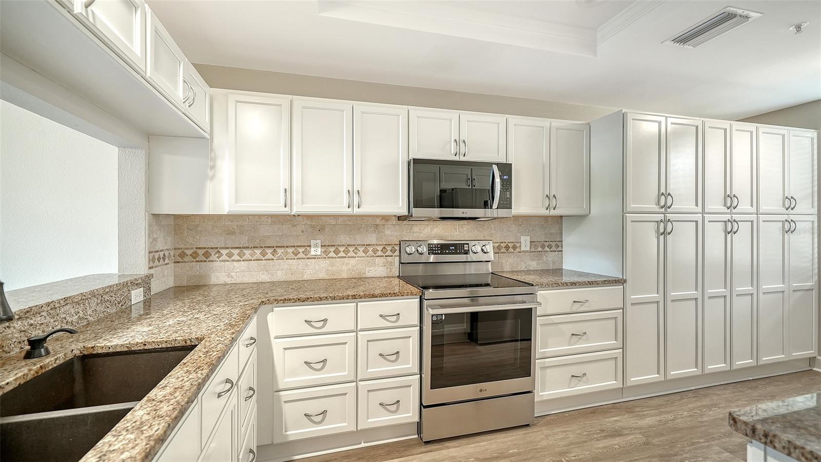 8735 OLDE HICKORY AVE #8105 — photo 6