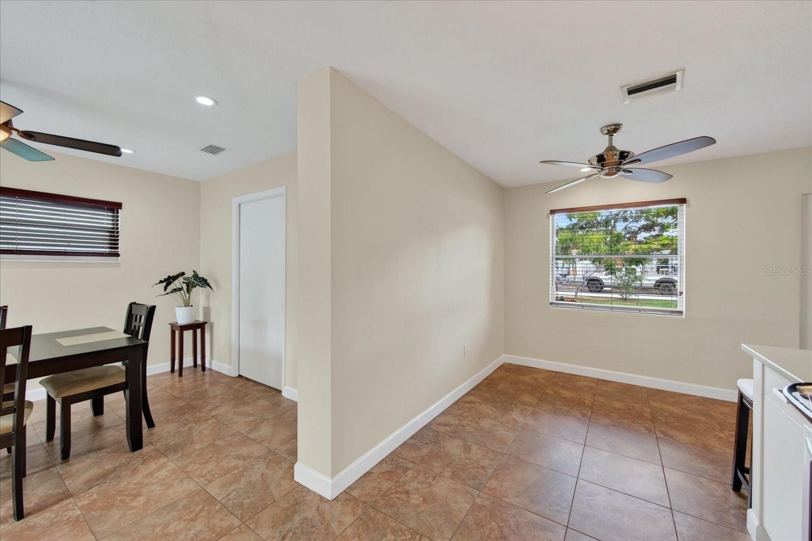 2350 LOMA LINDA ST — photo 22