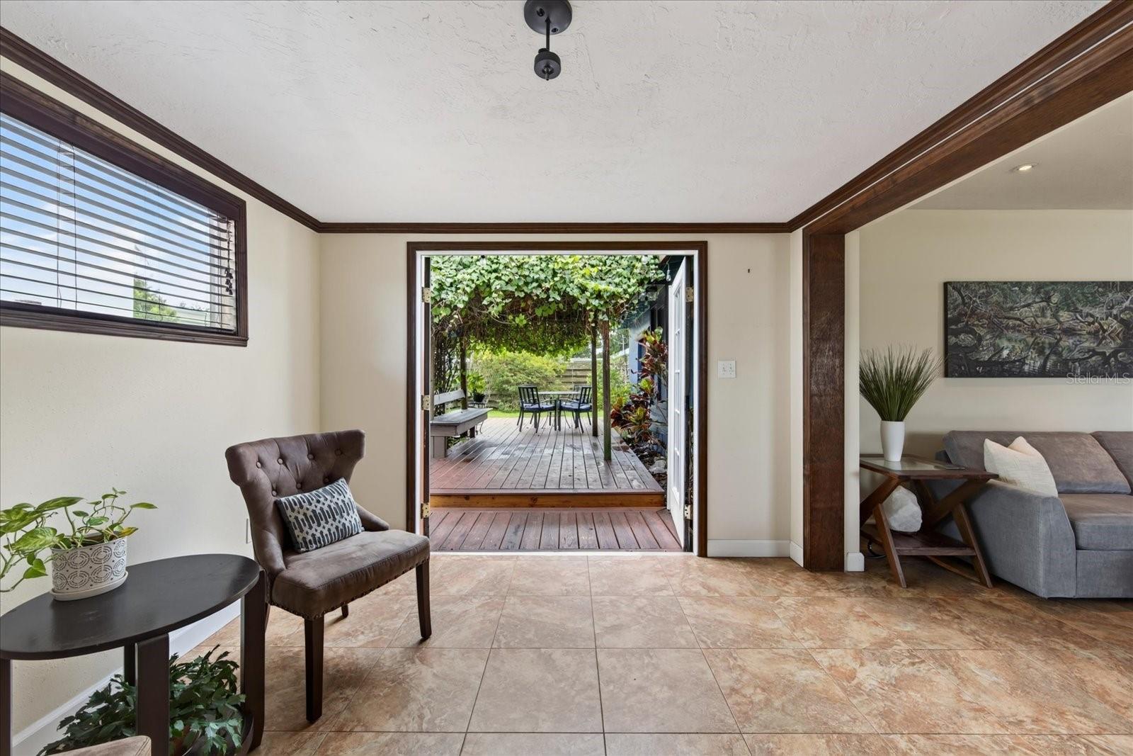 2350 LOMA LINDA ST — photo 26