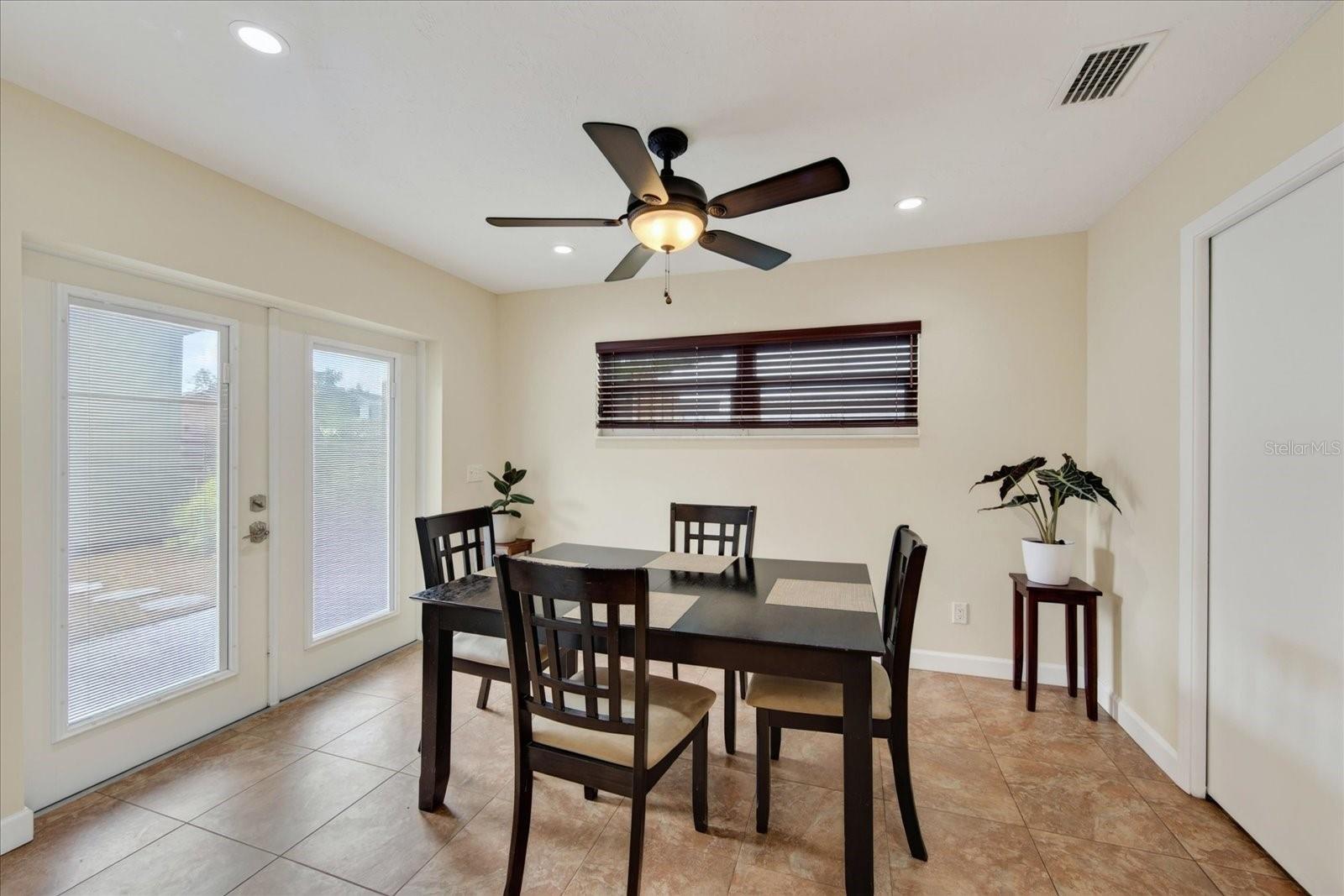 2350 LOMA LINDA ST — photo 19