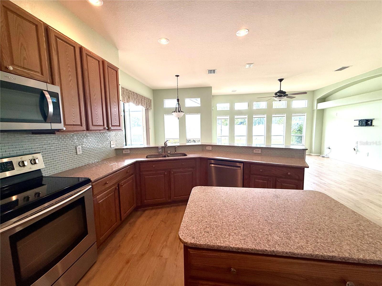 3735 GAVIOTA DR — photo 14