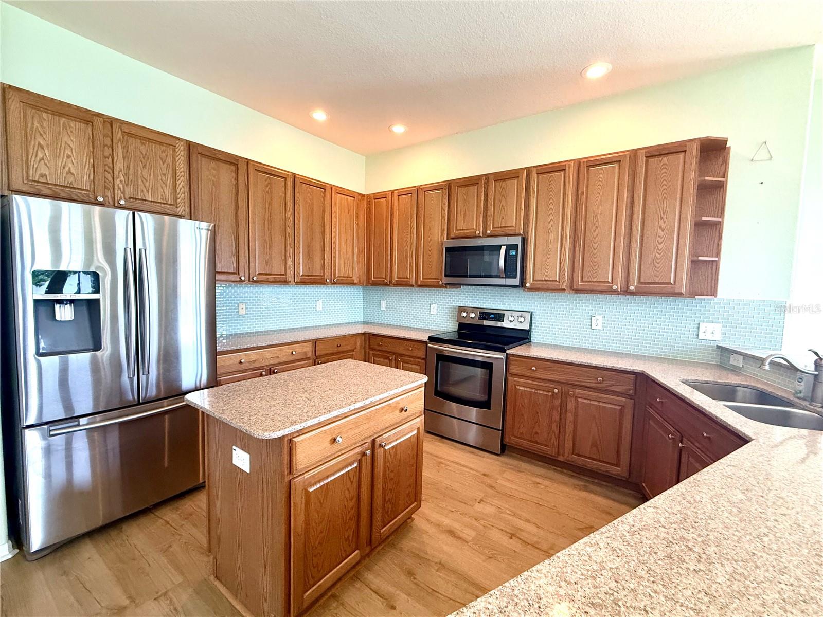 3735 GAVIOTA DR — photo 11