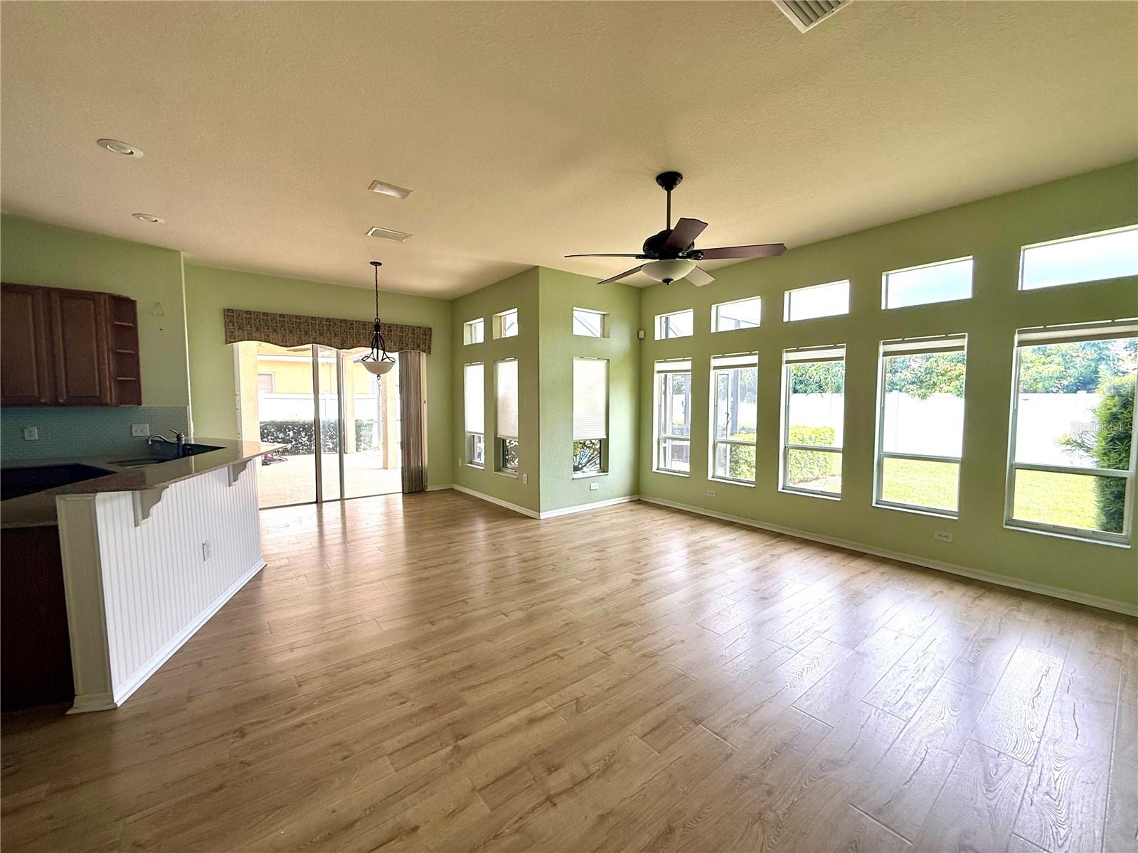 3735 GAVIOTA DR — photo 8