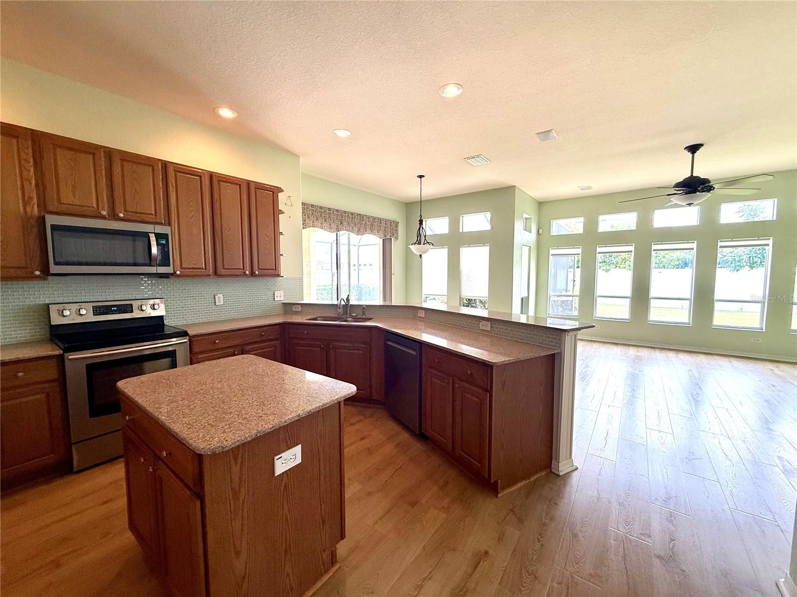 3735 GAVIOTA DR — photo 13