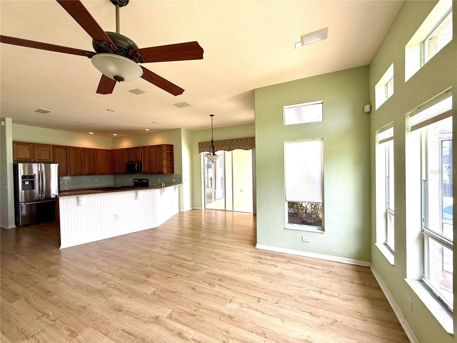 3735 GAVIOTA DR — photo 9