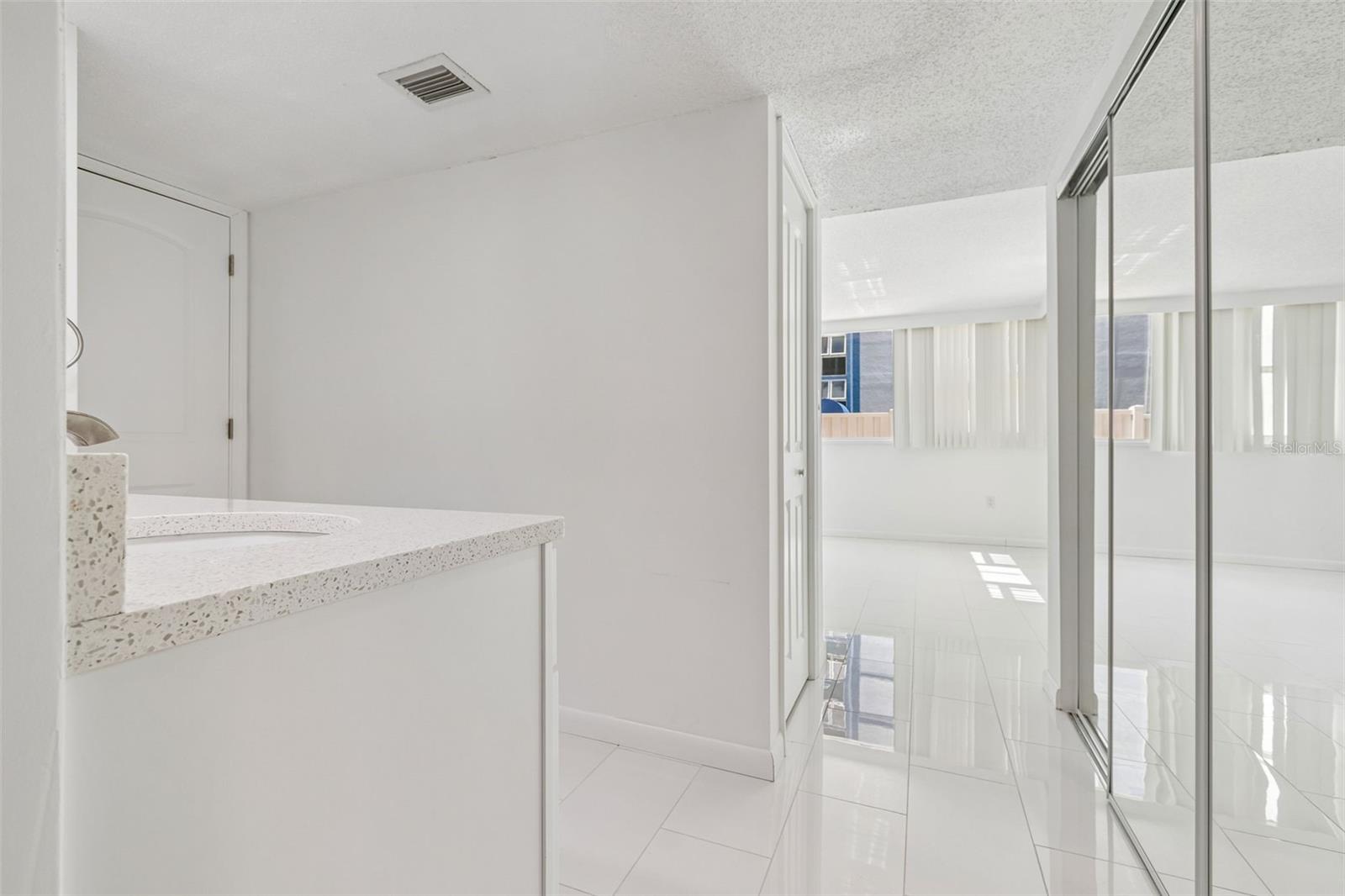 450 TREASURE ISLAND CSWY #106 — photo 23