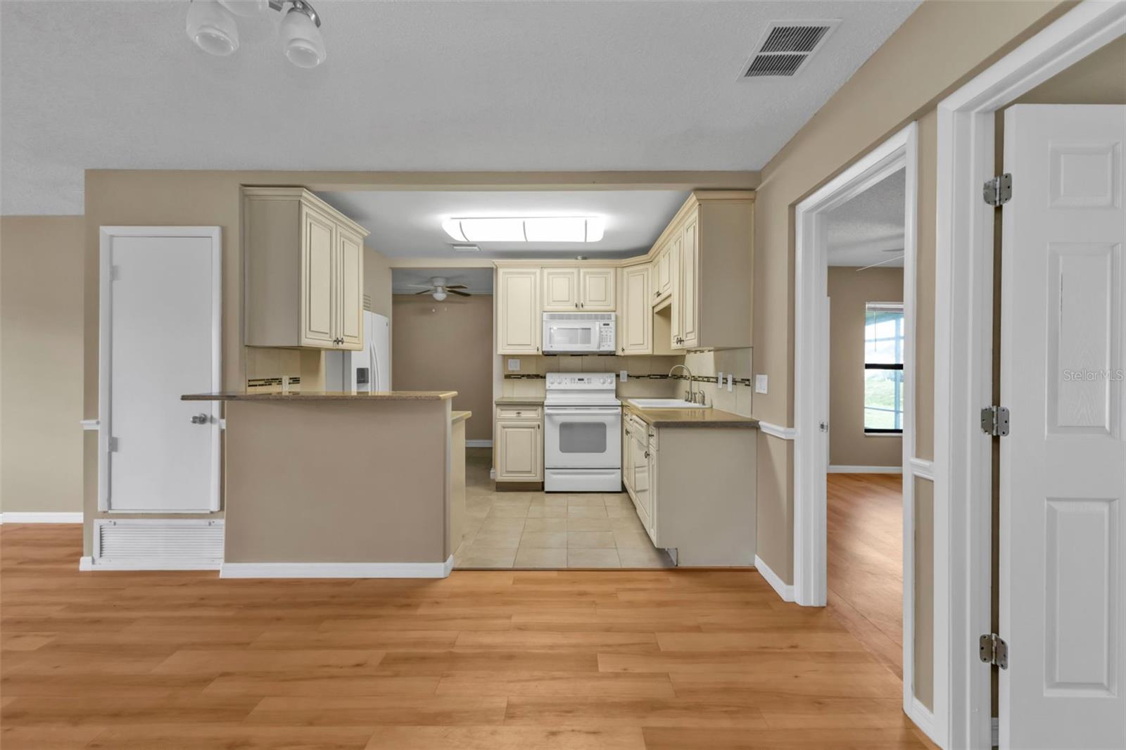 8172 TRIONFO AVE — photo 20