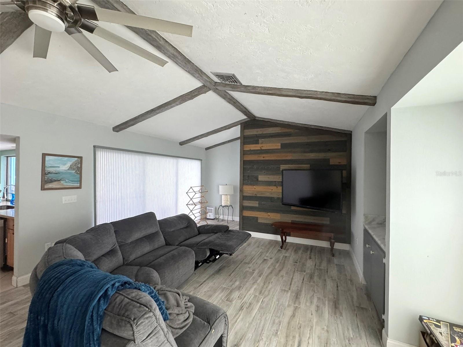 1009 INDIAN HILLS CT — photo 16