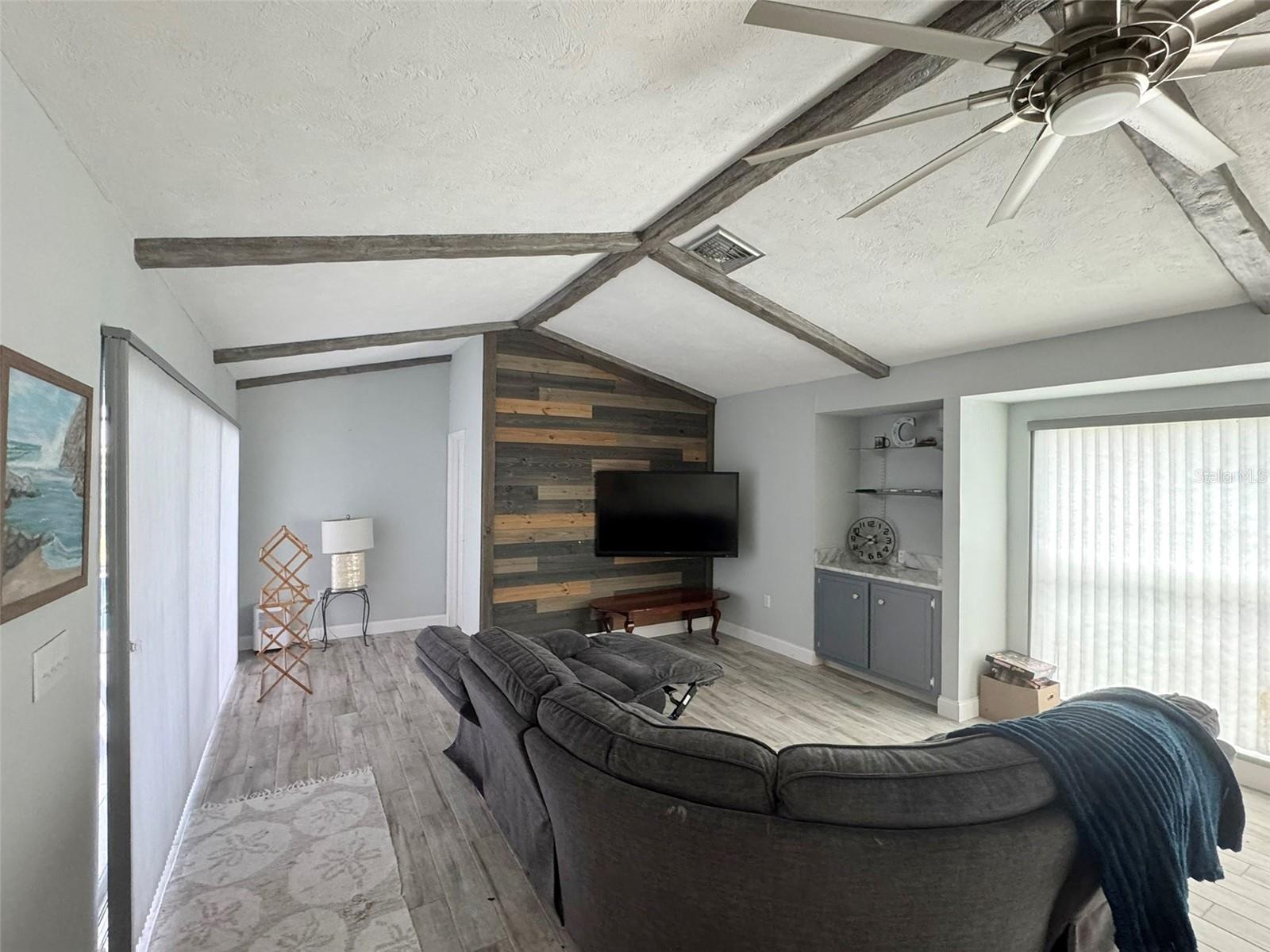 1009 INDIAN HILLS CT — photo 15