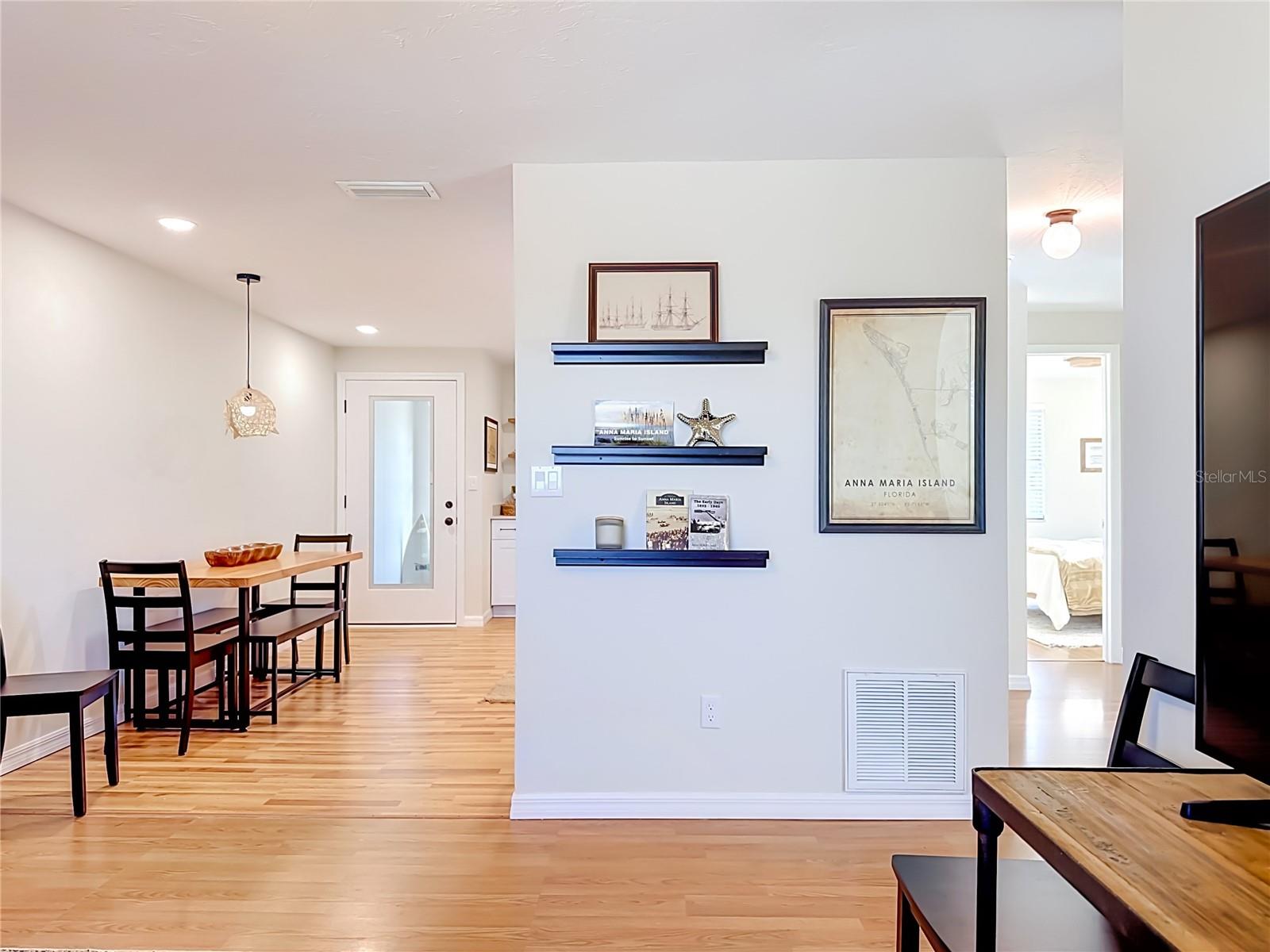 202 PEACOCK  UNIT B LN #B — photo 15