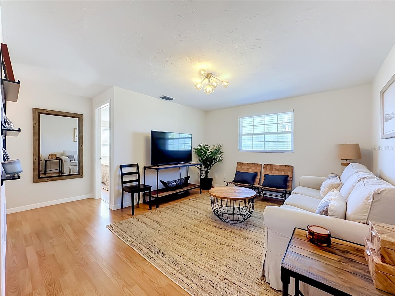 202 PEACOCK  UNIT B LN #B — photo 10