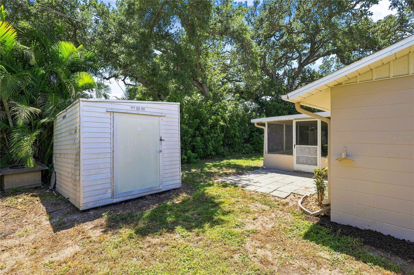 411 PLANTATION RD — photo 31