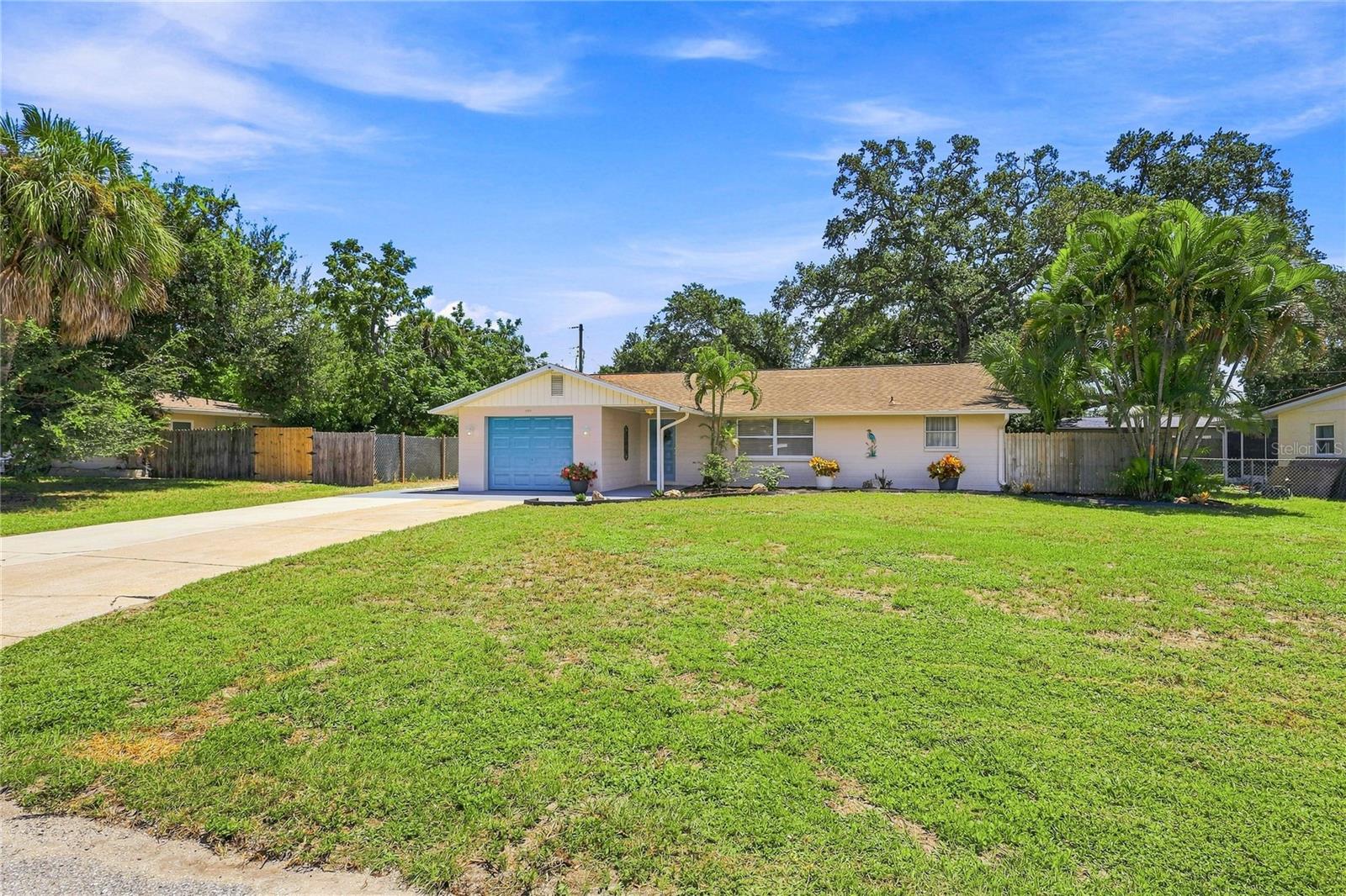 411 PLANTATION RD — photo 2
