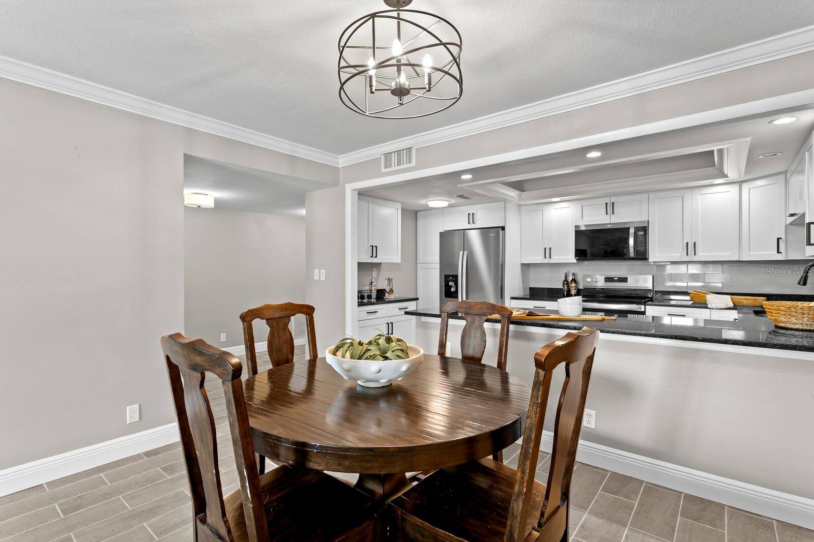 100 OAKMONT #105 — photo 9