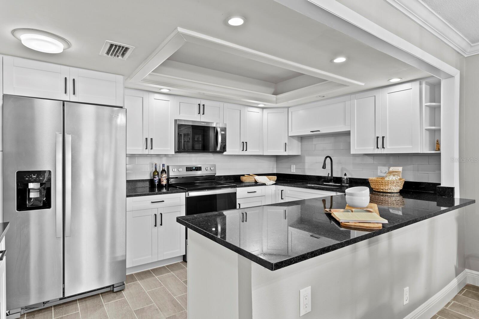 100 OAKMONT #105 — photo 4